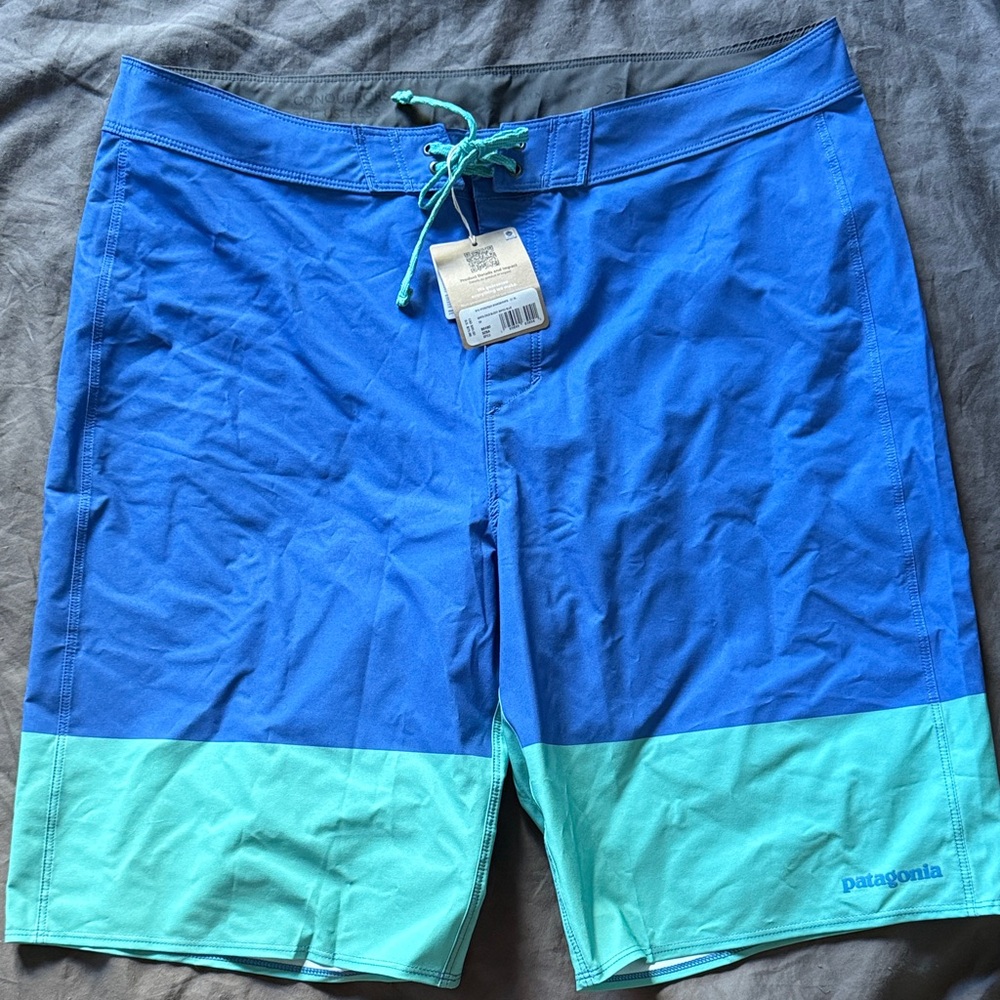 Patagonia Men's Aqua and Teal Board Shorts